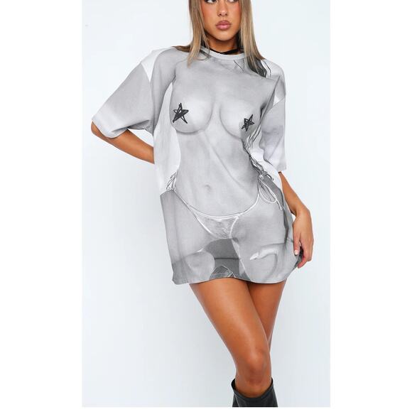 White Fox Boutique Link In Bio! Oversized Tee Greyscale Size XS/S - Picture 3 of 12